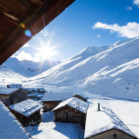 Gasthaus Alpenrose Juf Hotel Exterior foto